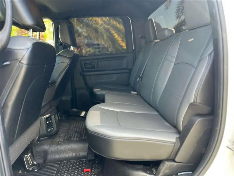 RAM 3500 Tradesman Crew Cab 4WD DRW 2023