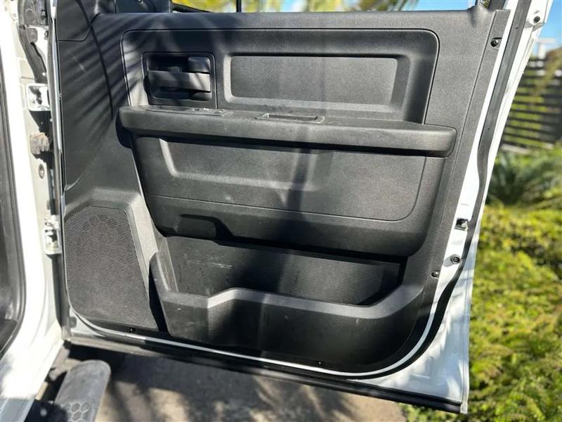 RAM 3500 Tradesman Crew Cab 4WD DRW 2023