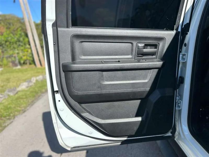 RAM 3500 Tradesman Crew Cab 4WD DRW 2023