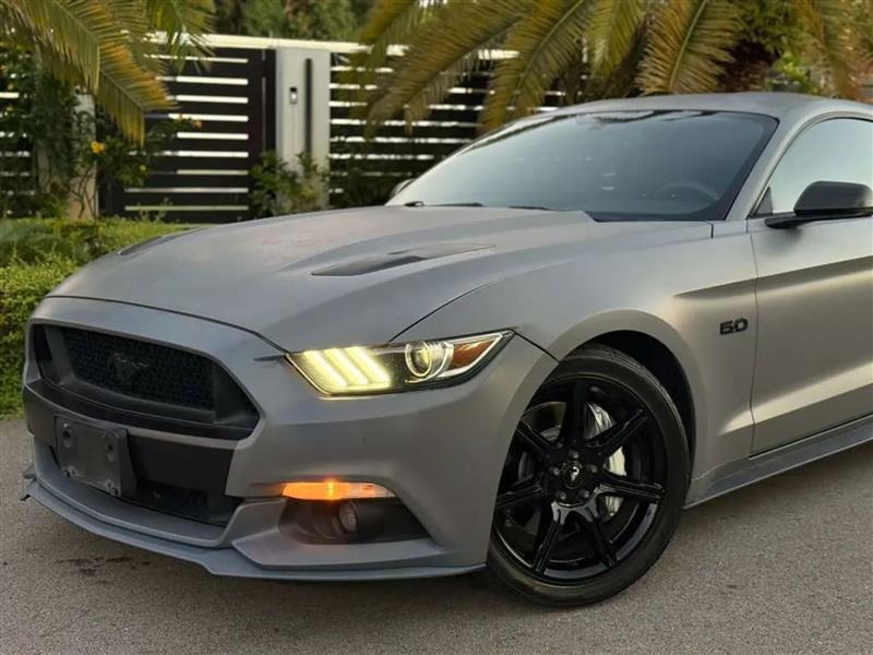 Ford Mustang GT Premium Coupe 2016