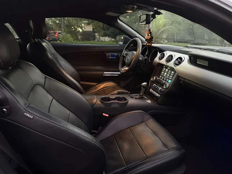 Ford Mustang GT Premium Coupe 2016