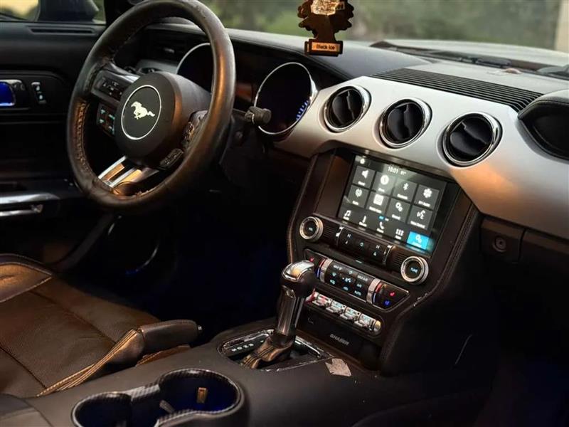 Ford Mustang GT Premium Coupe 2016