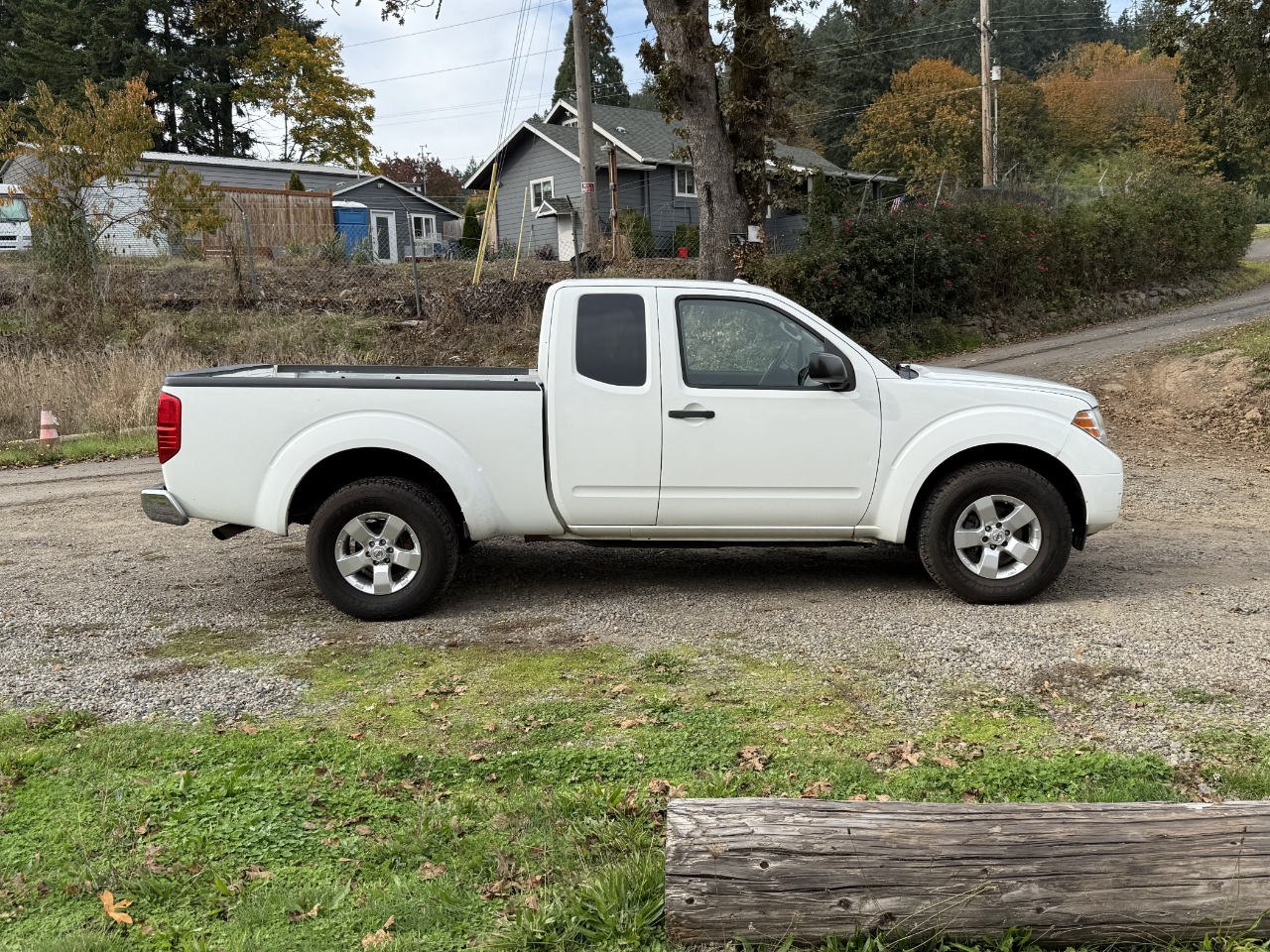 Nissan Frontier SV King Cab 4X4 V6 2013