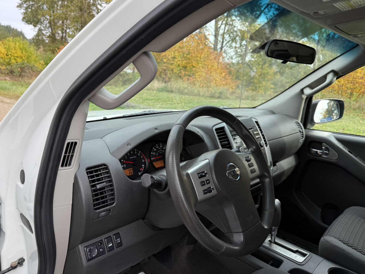 Nissan Frontier SV King Cab 4X4 V6 2013