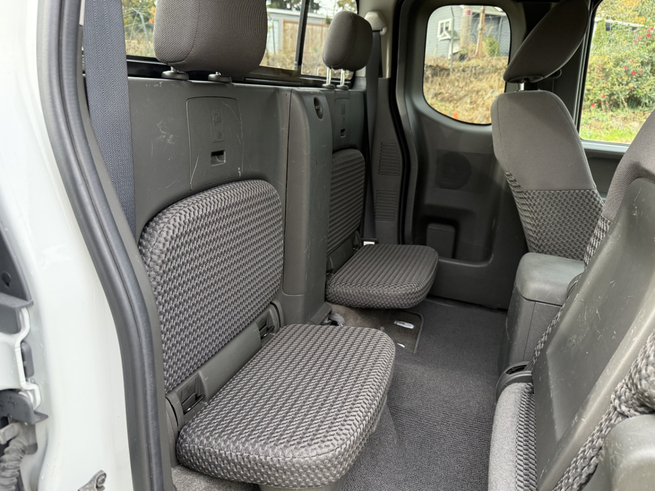 Nissan Frontier SV King Cab 4X4 V6 2013