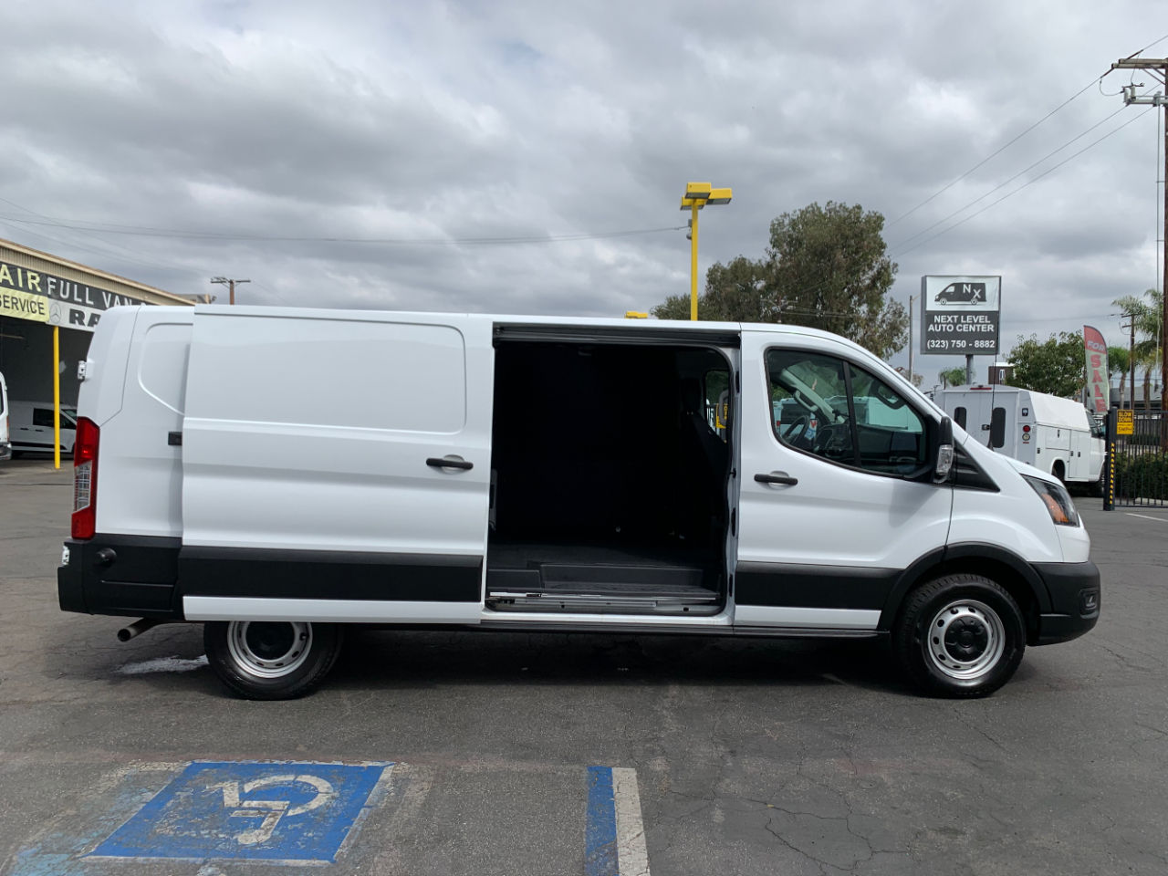 2020 Ford Transit Cargo Van photo 9