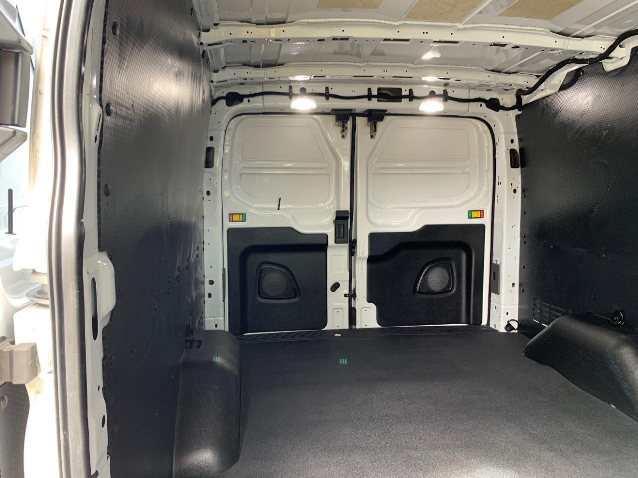 2020 Ford Transit Cargo Van photo 15