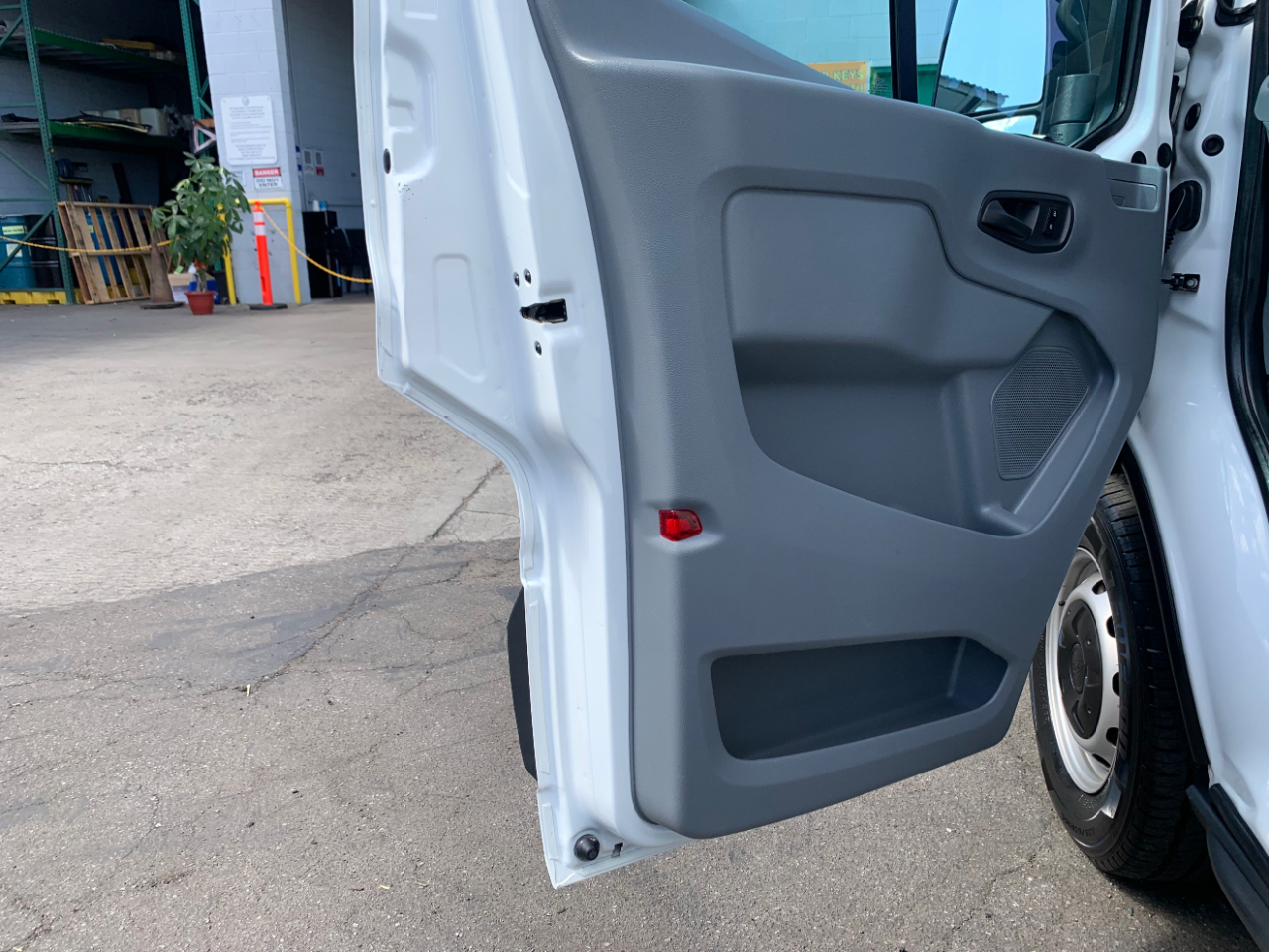 2017 Ford Transit Van photo 28