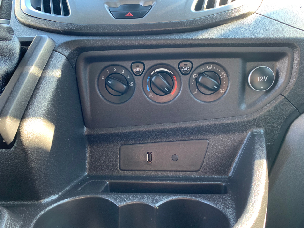 Ford Transit Passenger Wagon T-350 148" Low Roof XL Sliding RH Dr 2018