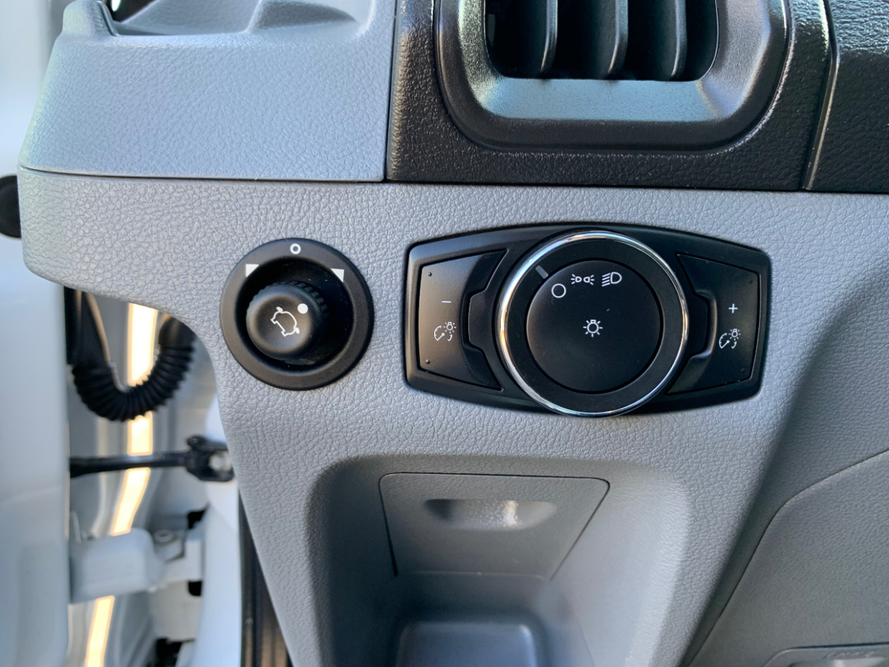 Ford Transit Passenger Wagon T-350 148" Low Roof XL Sliding RH Dr 2018