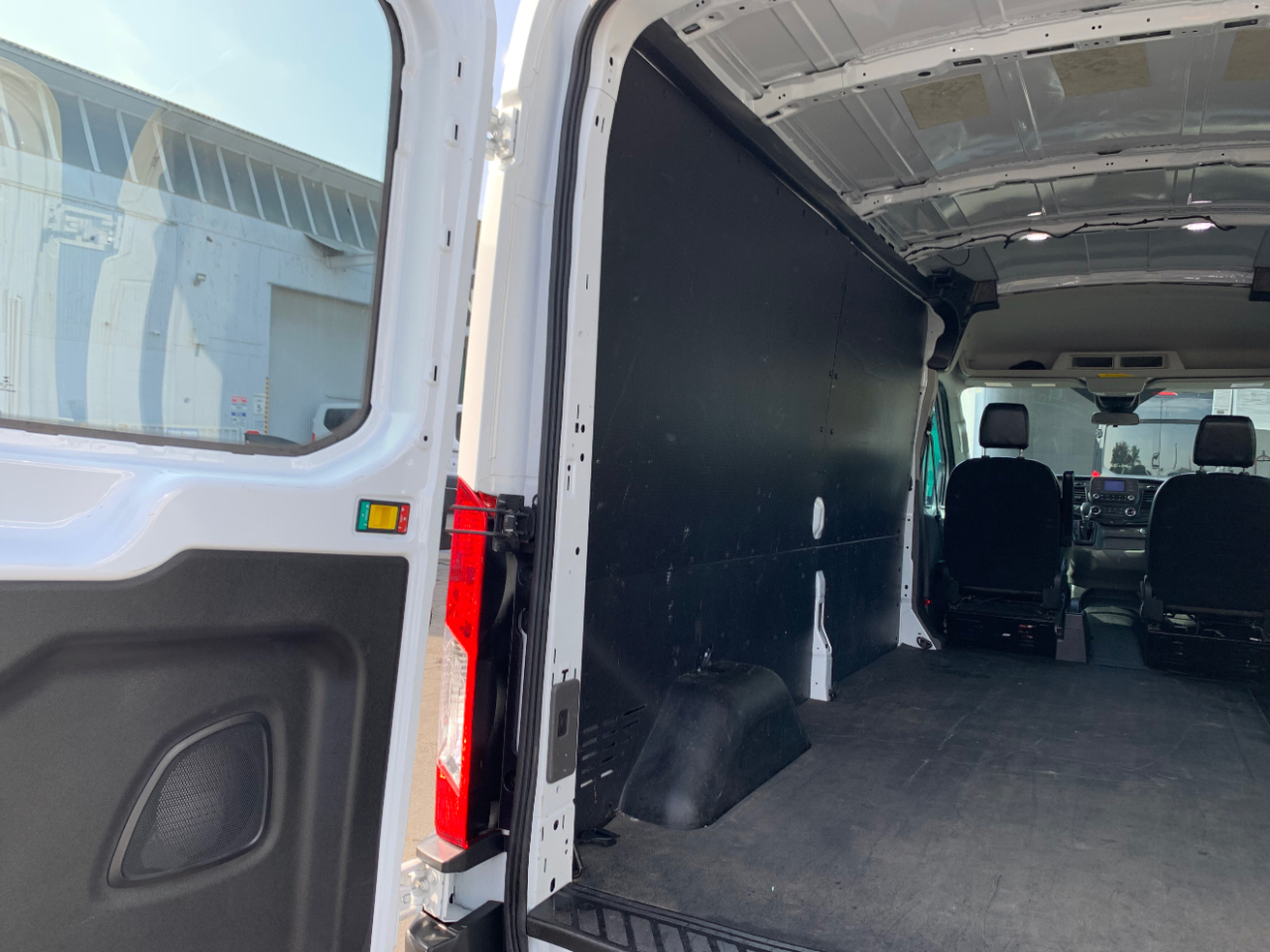 Ford Transit Cargo Van T-250 148" Med Rf 9070 GVWR RWD 2020