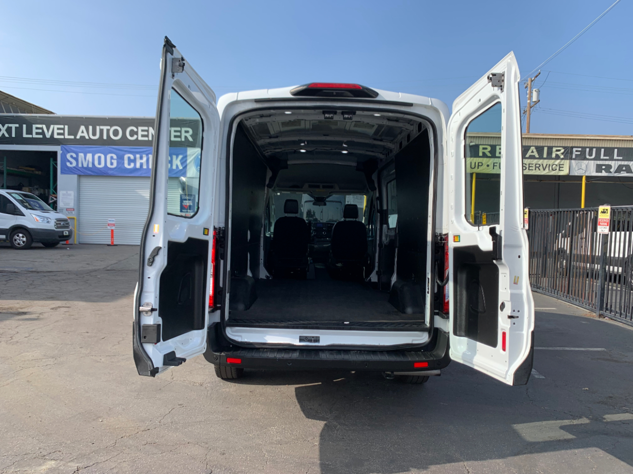 Ford Transit Cargo Van T-250 148" Med Rf 9070 GVWR RWD 2020
