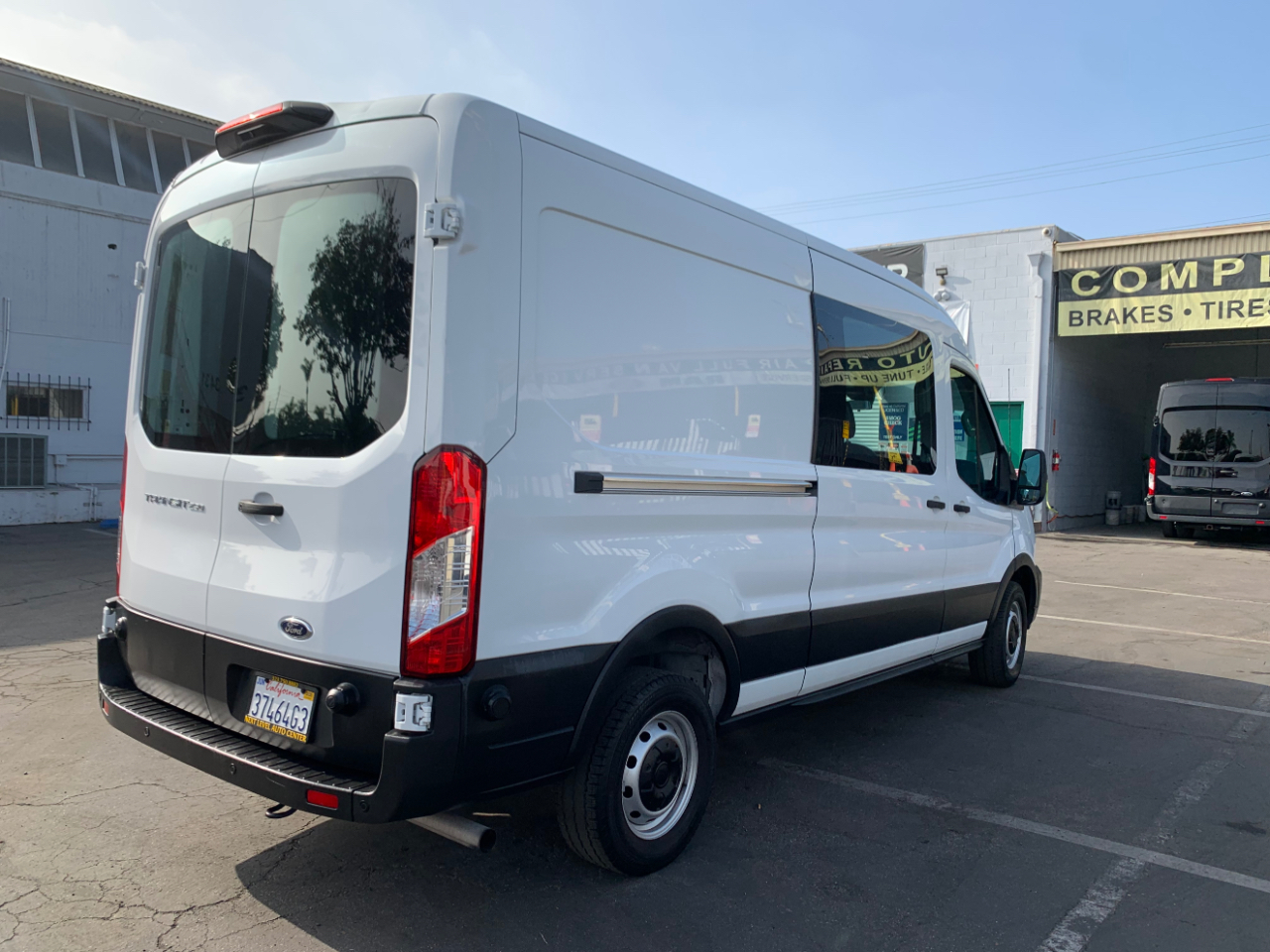 Ford Transit Cargo Van T-250 148" Med Rf 9070 GVWR RWD 2020