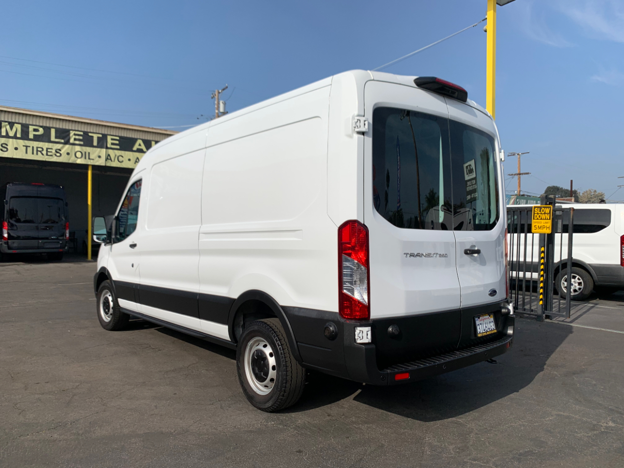 Ford Transit Cargo Van T-250 148" Med Rf 9070 GVWR RWD 2020