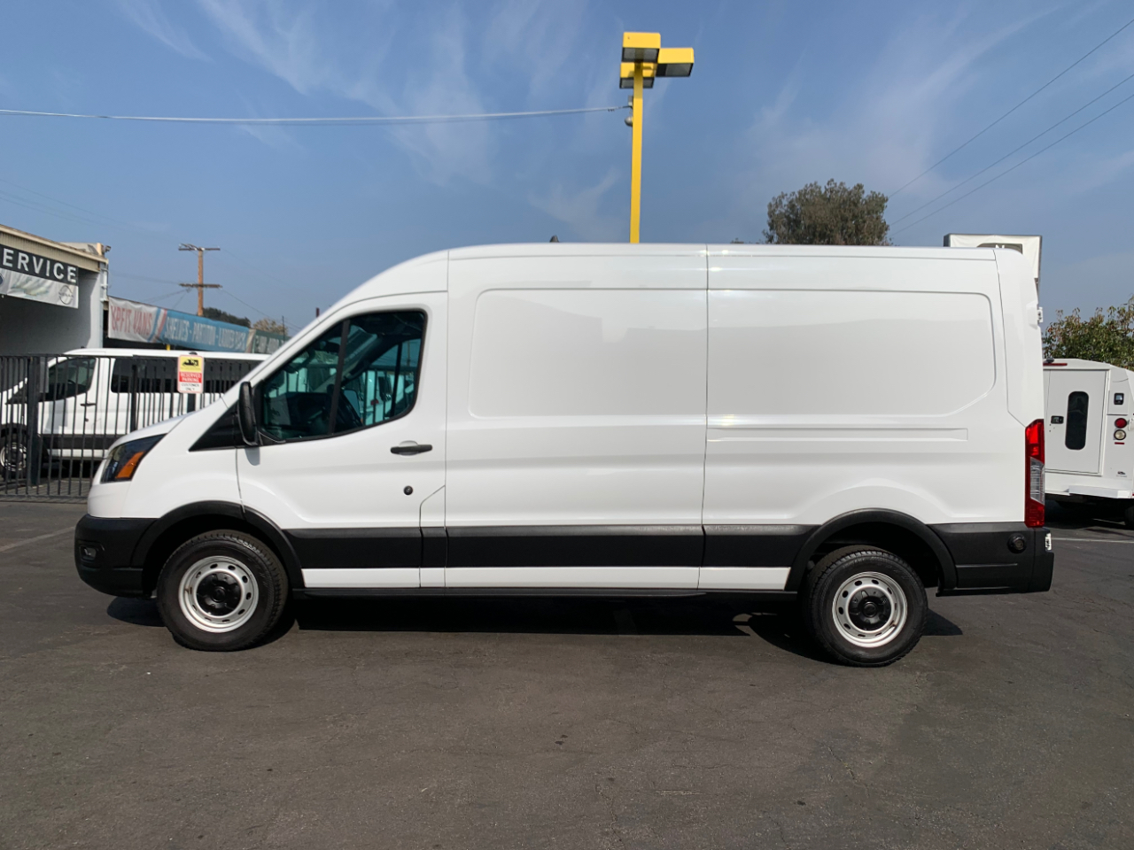 Ford Transit Cargo Van T-250 148" Med Rf 9070 GVWR RWD 2020