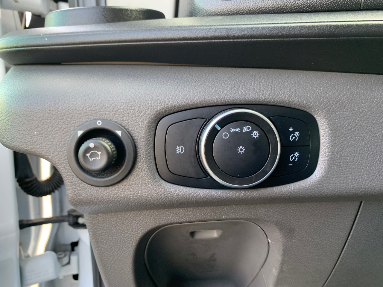 Ford Transit Cargo Van T-250 148" Med Rf 9070 GVWR RWD 2020