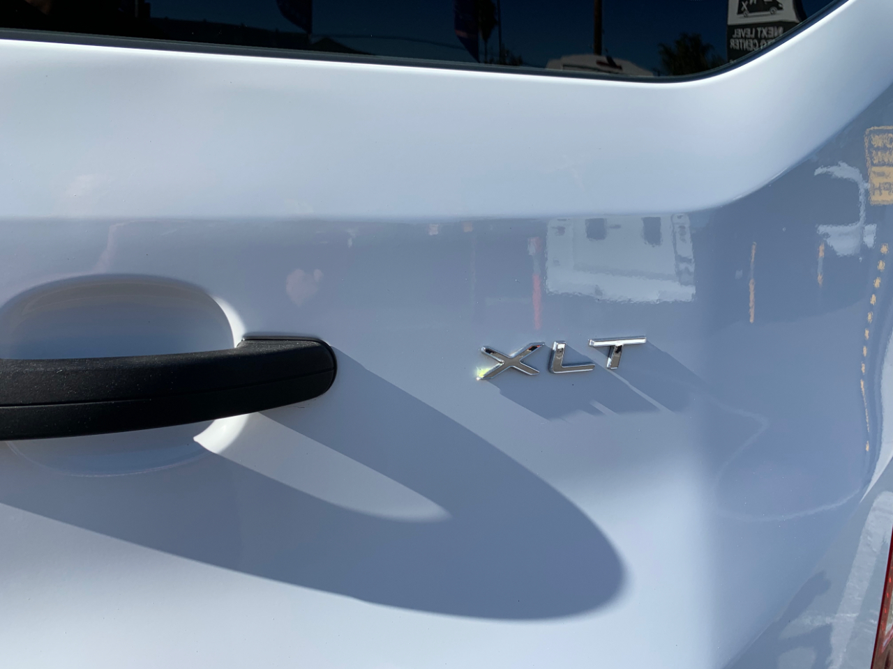 Ford Transit Wagon T-350 148" Low Roof XLT Swing-Out RH Dr 2015