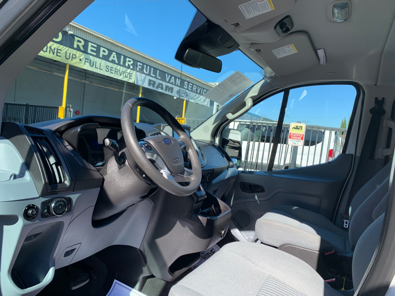 Ford Transit Wagon T-350 148" Low Roof XLT Swing-Out RH Dr 2015