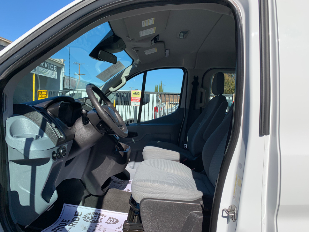 Ford Transit Wagon T-350 148" Low Roof XLT Swing-Out RH Dr 2015