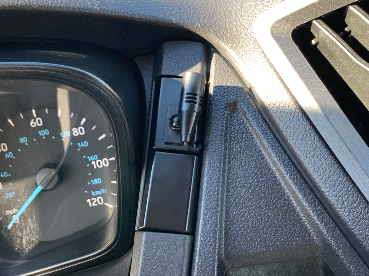 Ford Transit Wagon T-350 148" Low Roof XLT Swing-Out RH Dr 2015