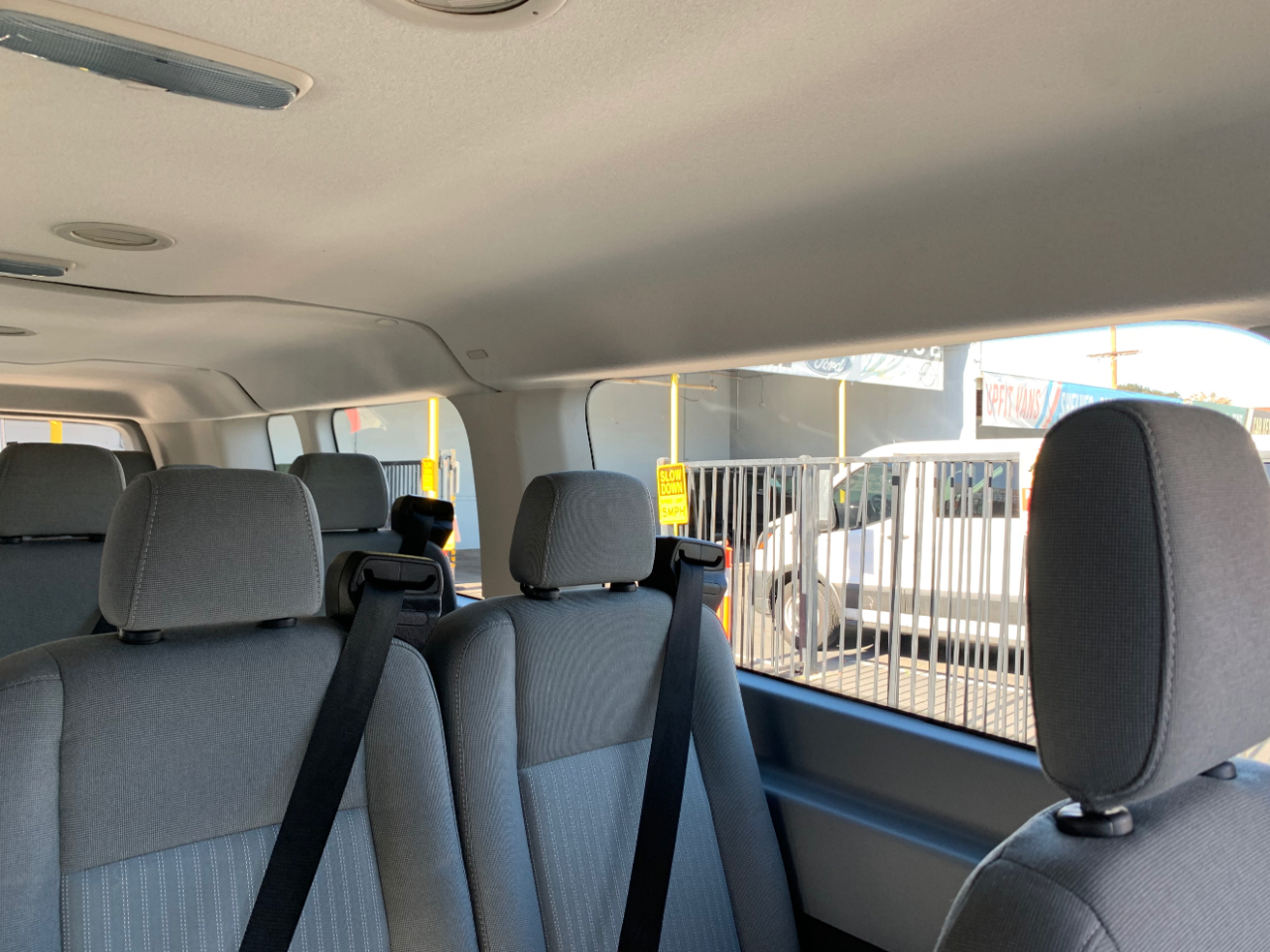 Ford Transit Wagon T-350 148" Low Roof XLT Swing-Out RH Dr 2015