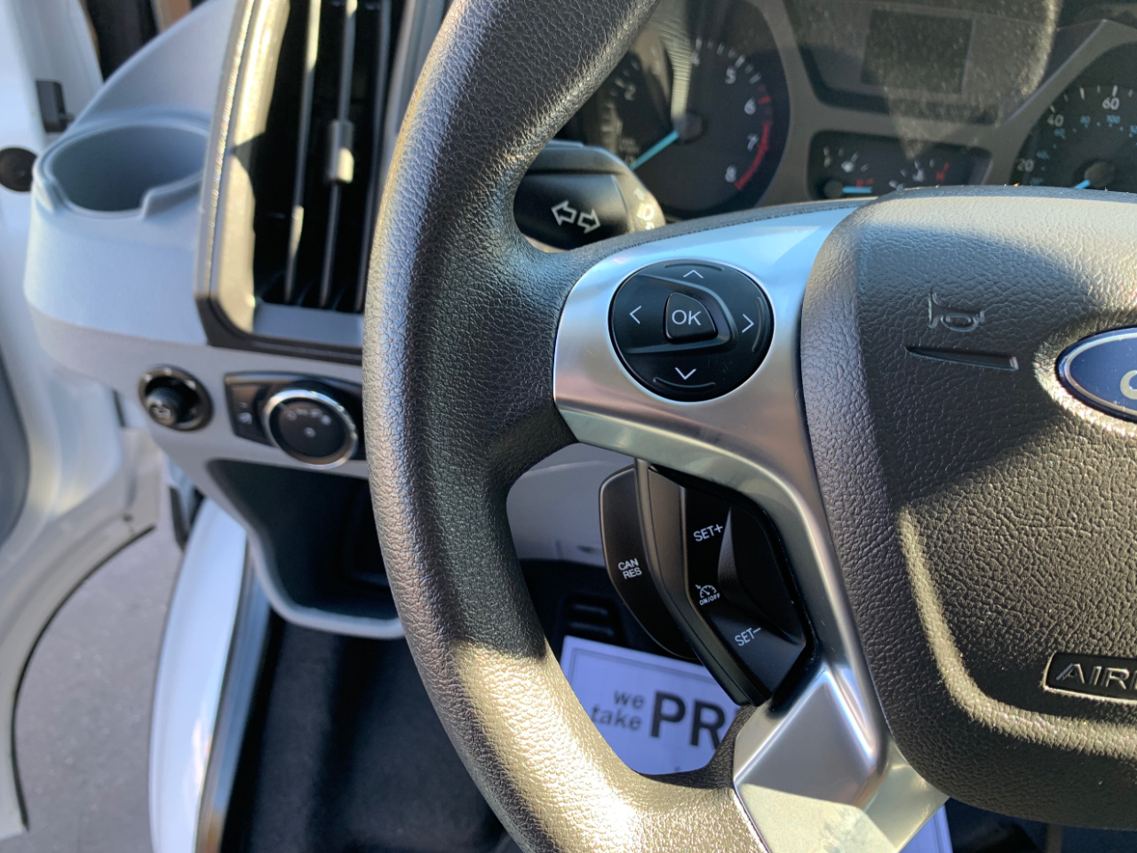 Ford Transit Wagon T-350 148" Low Roof XLT Swing-Out RH Dr 2015