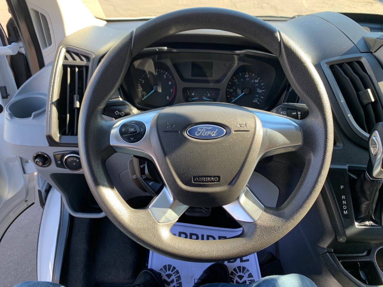 Ford Transit Wagon T-350 148" Low Roof XLT Swing-Out RH Dr 2015