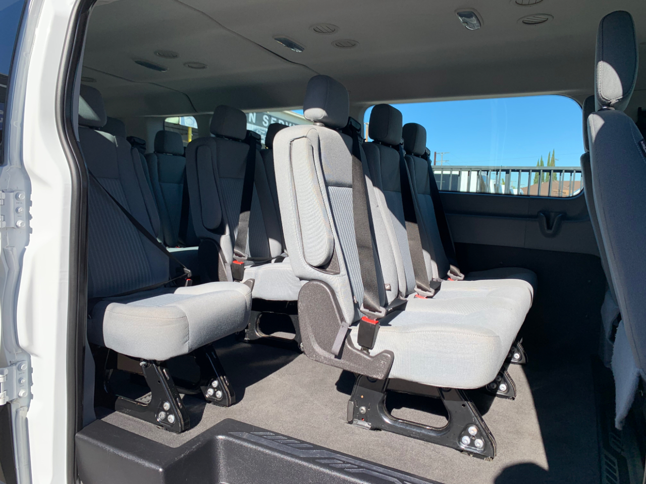 Ford Transit Wagon T-350 148" Low Roof XLT Swing-Out RH Dr 2015