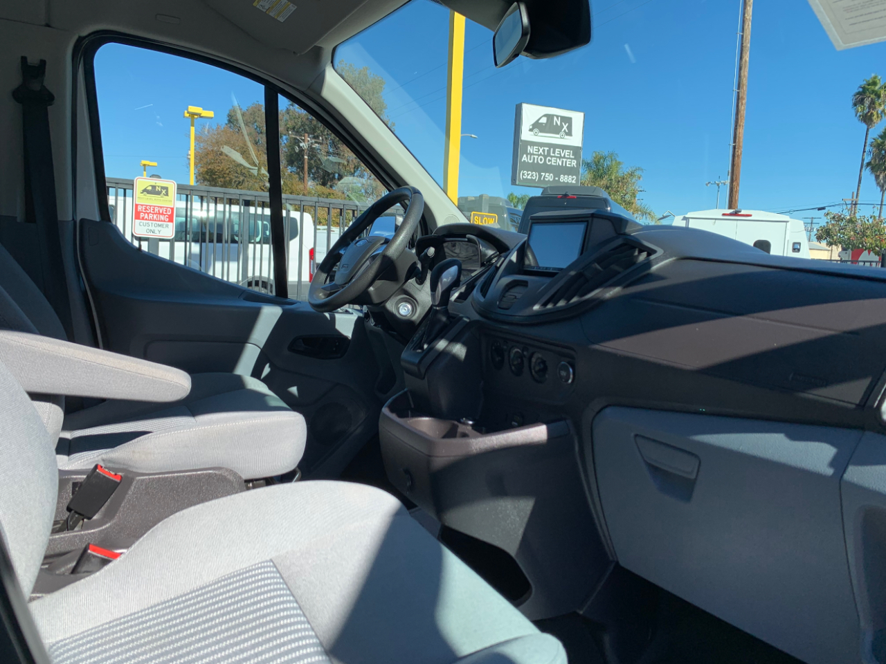 Ford Transit Wagon T-350 148" Low Roof XLT Swing-Out RH Dr 2015