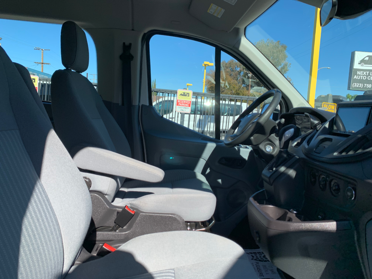 Ford Transit Wagon T-350 148" Low Roof XLT Swing-Out RH Dr 2015