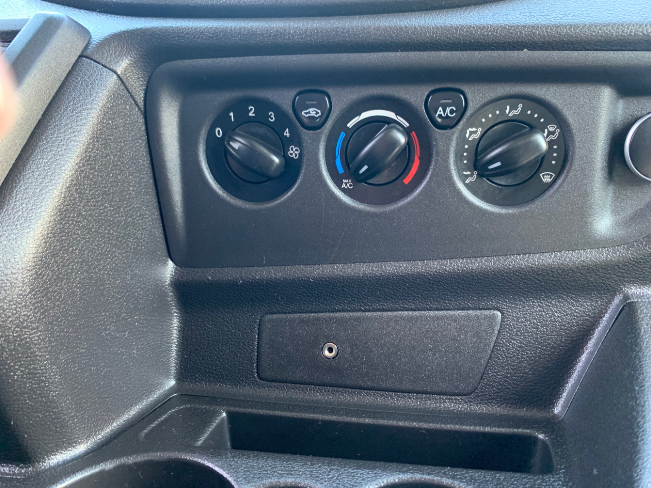 Ford Transit Wagon T-350 148" EL High Roof XLT Sliding RH Dr DRW 2017