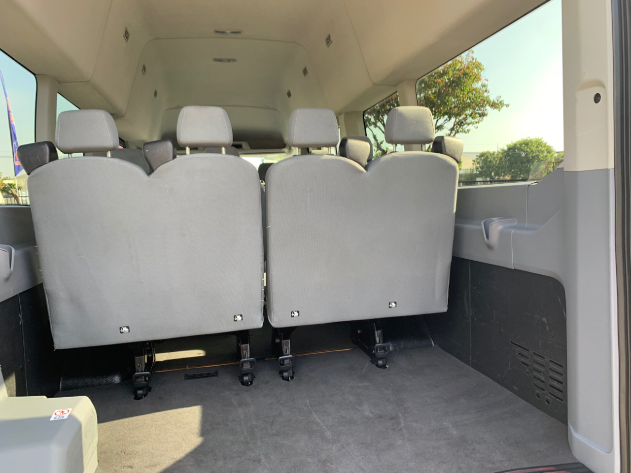 Ford Transit Wagon T-350 148" EL High Roof XLT Sliding RH Dr DRW 2017