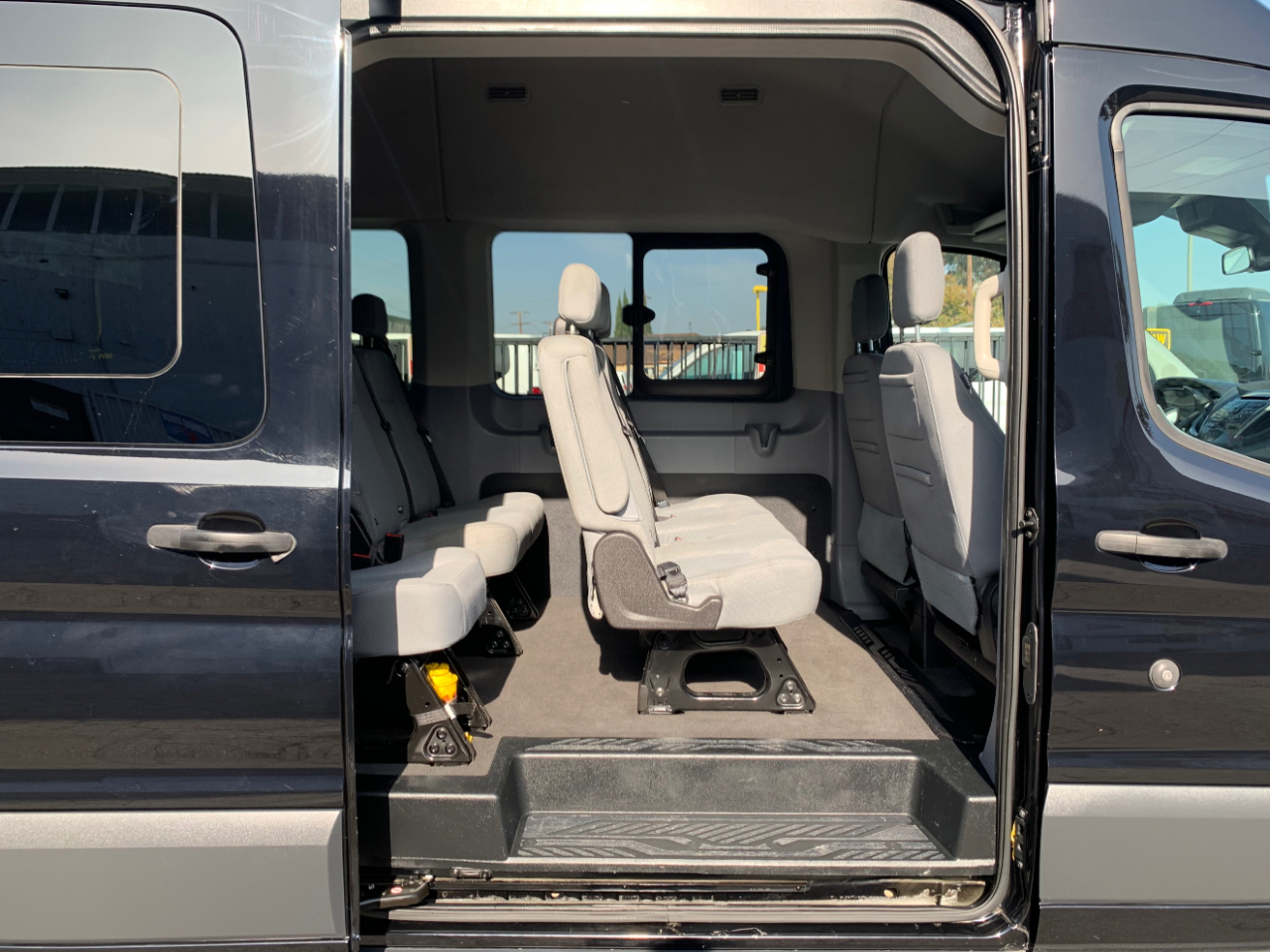 Ford Transit Wagon T-350 148" EL High Roof XLT Sliding RH Dr DRW 2017