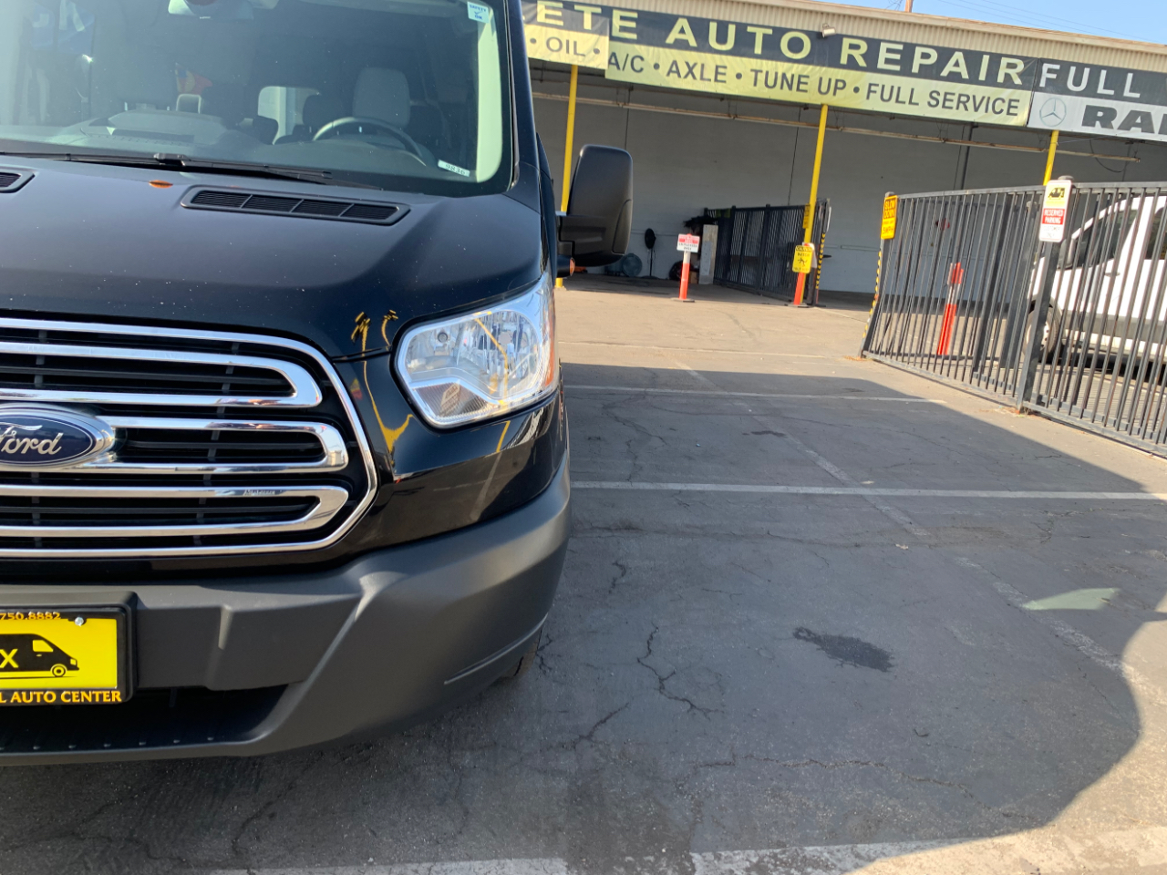 Ford Transit Wagon T-350 148" EL High Roof XLT Sliding RH Dr DRW 2017