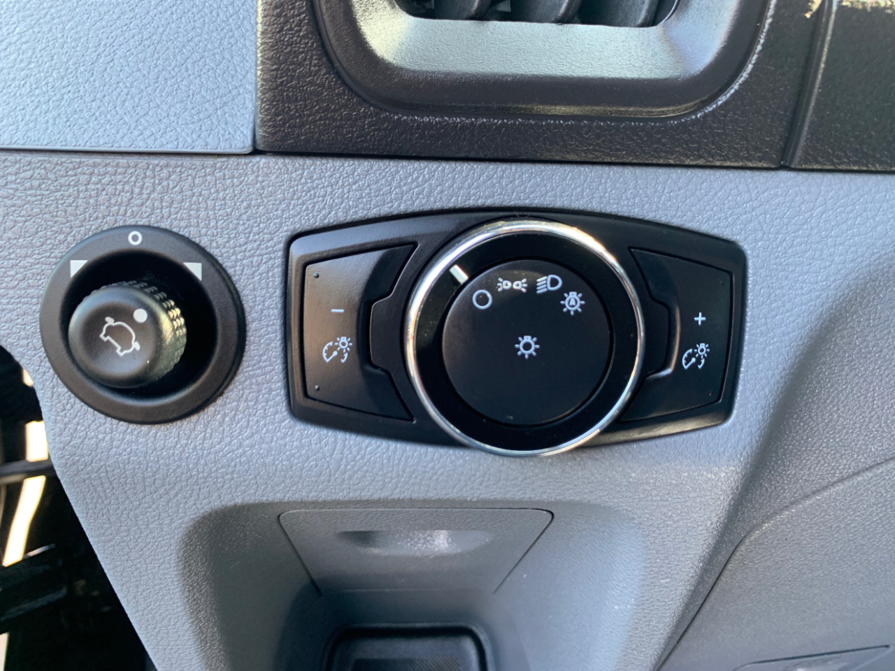 Ford Transit Wagon T-350 148" EL High Roof XLT Sliding RH Dr DRW 2017