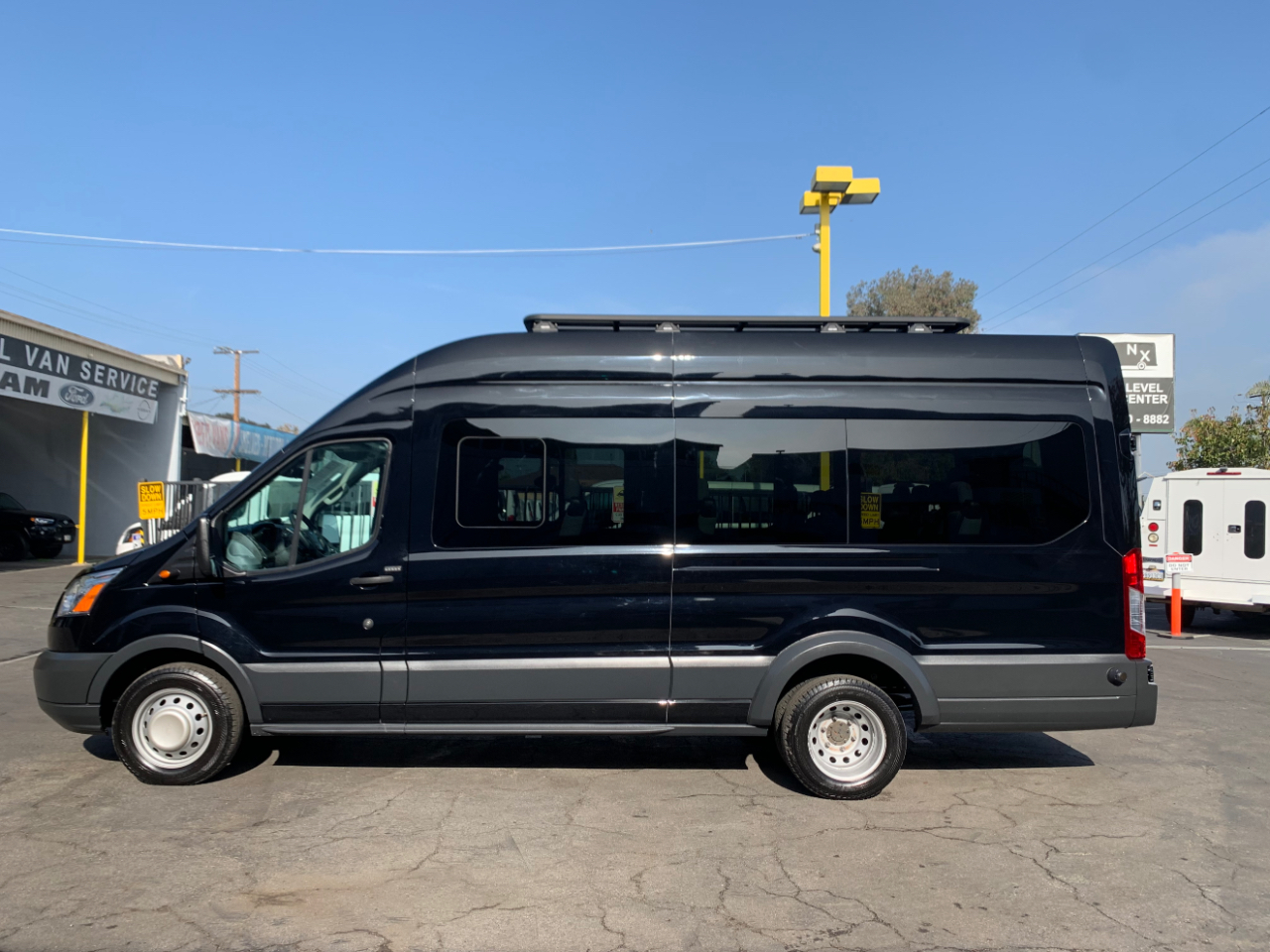 Ford Transit Wagon T-350 148" EL High Roof XLT Sliding RH Dr DRW 2017