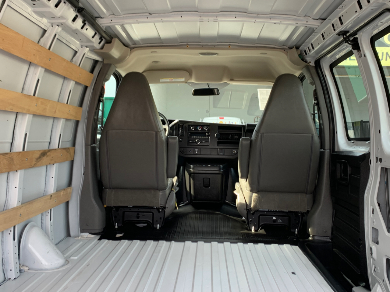 Chevrolet Express Cargo Van RWD 2500 135" 2019