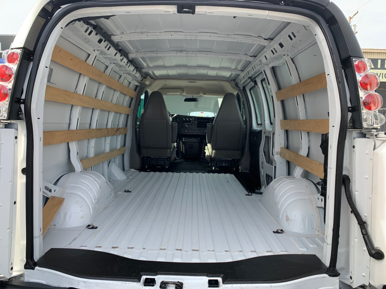 Chevrolet Express Cargo Van RWD 2500 135" 2019