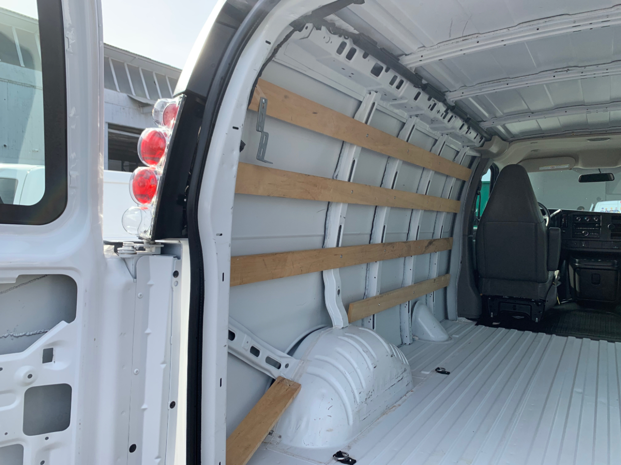 Chevrolet Express Cargo Van RWD 2500 135" 2019