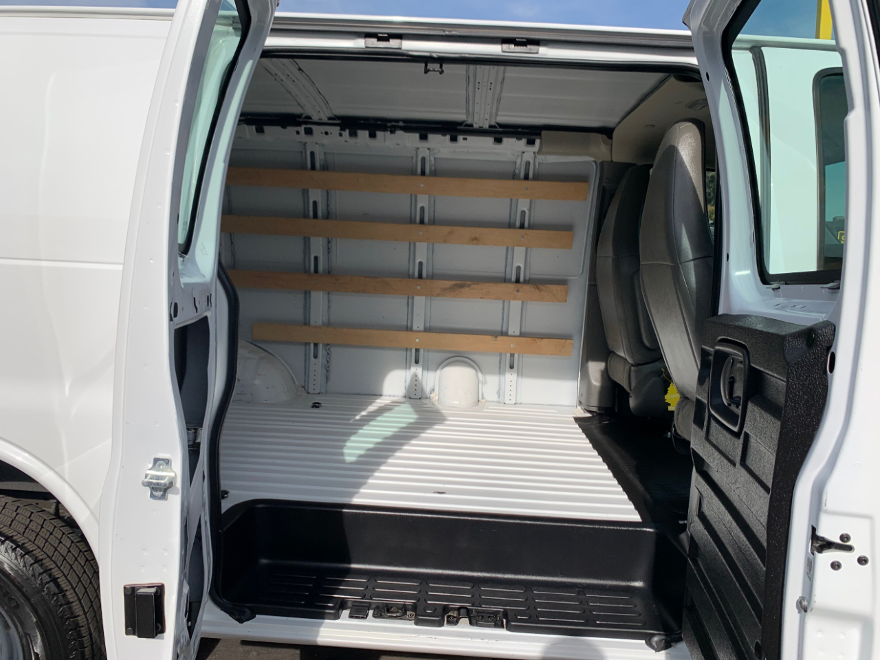 Chevrolet Express Cargo Van RWD 2500 135" 2019