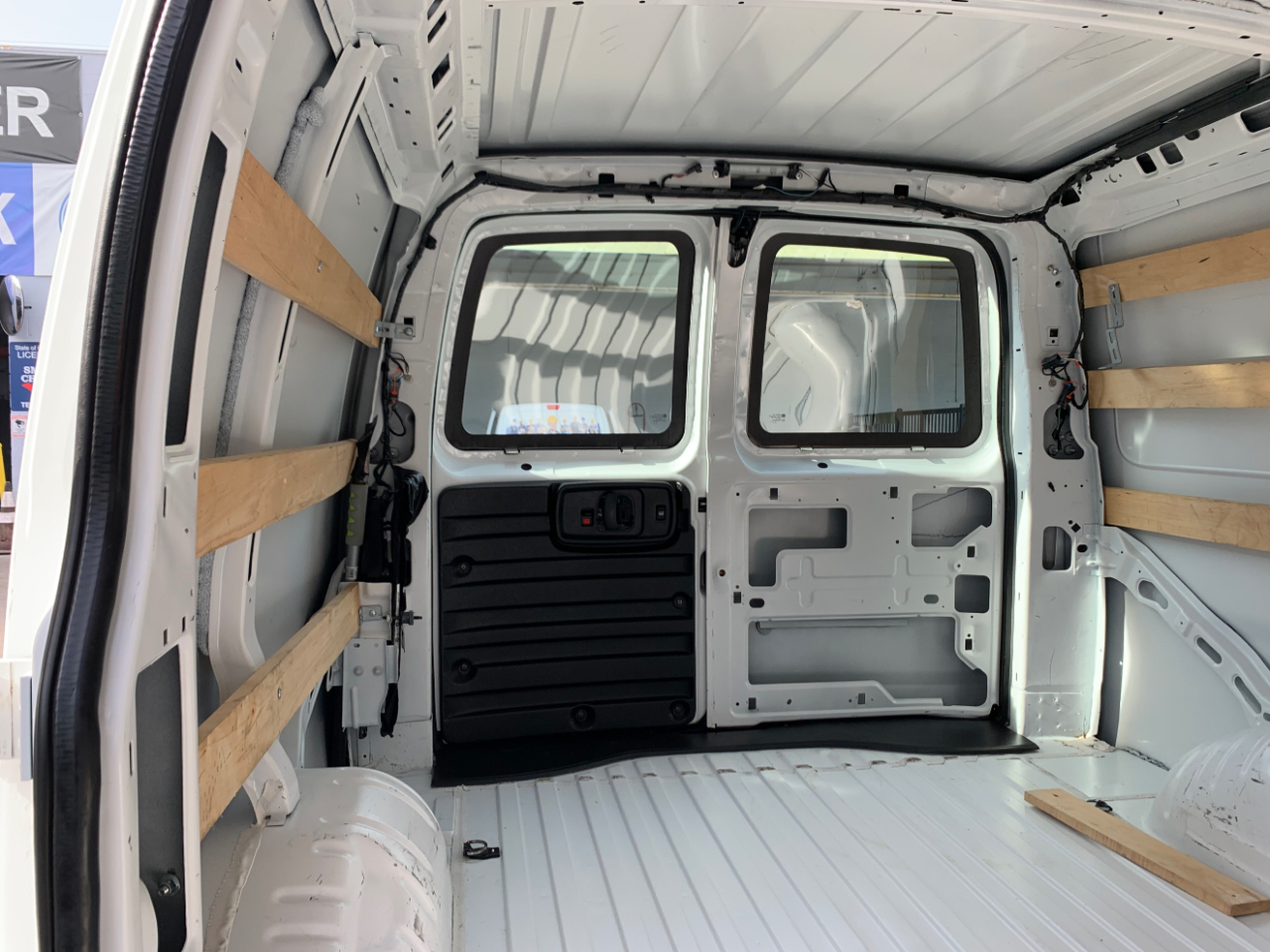 Chevrolet Express Cargo Van RWD 2500 135" 2019