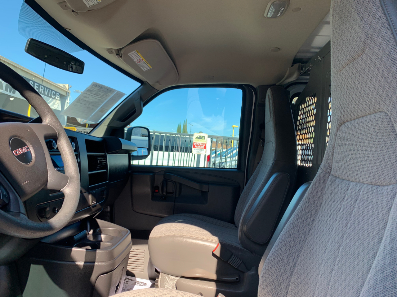 GMC Savana Cargo Van RWD 2500 135" 2017