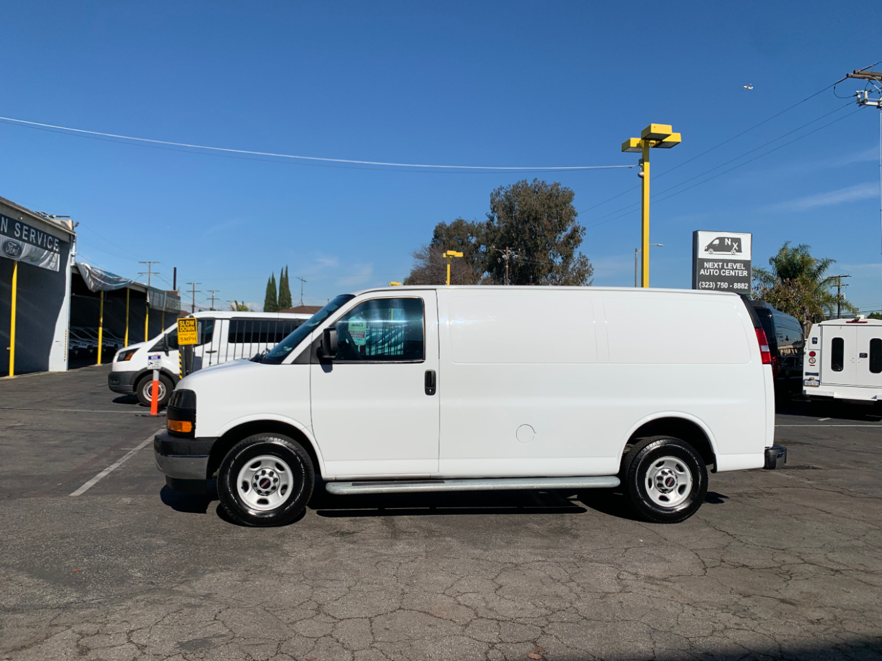 GMC Savana Cargo Van RWD 2500 135" 2017