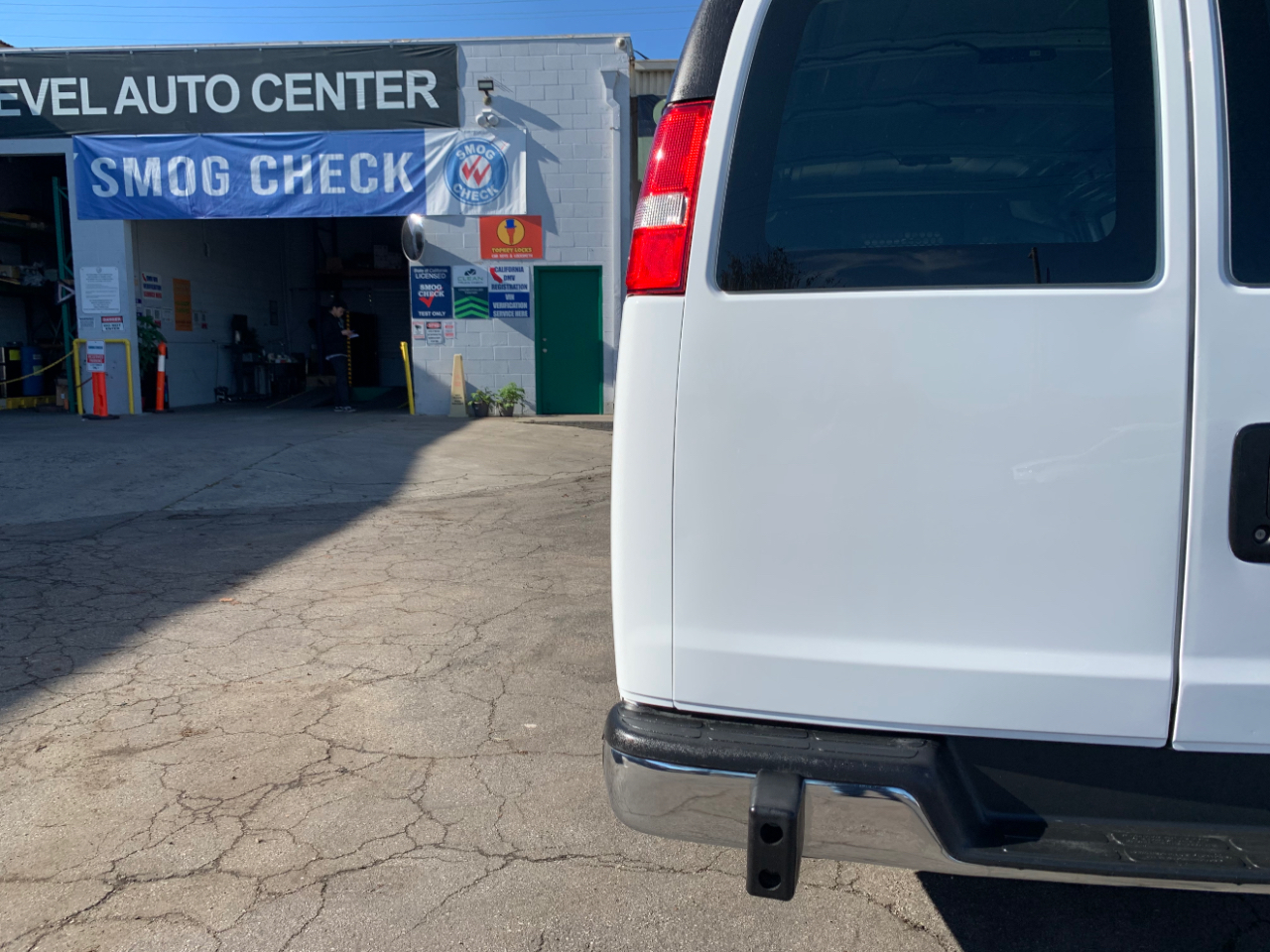 GMC Savana Cargo Van RWD 2500 135" 2017
