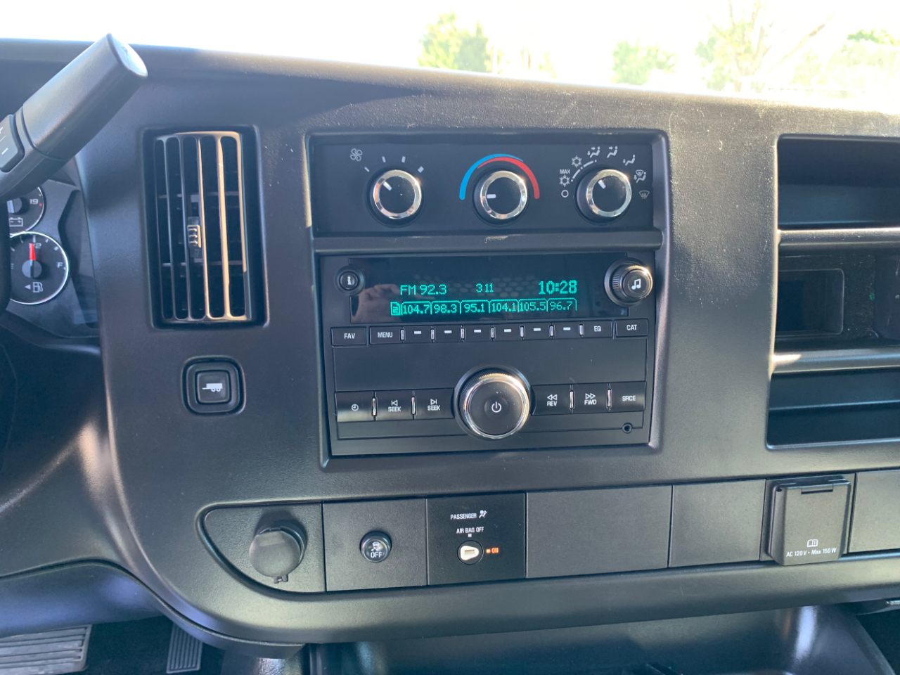 GMC Savana Cargo Van RWD 2500 135" 2017