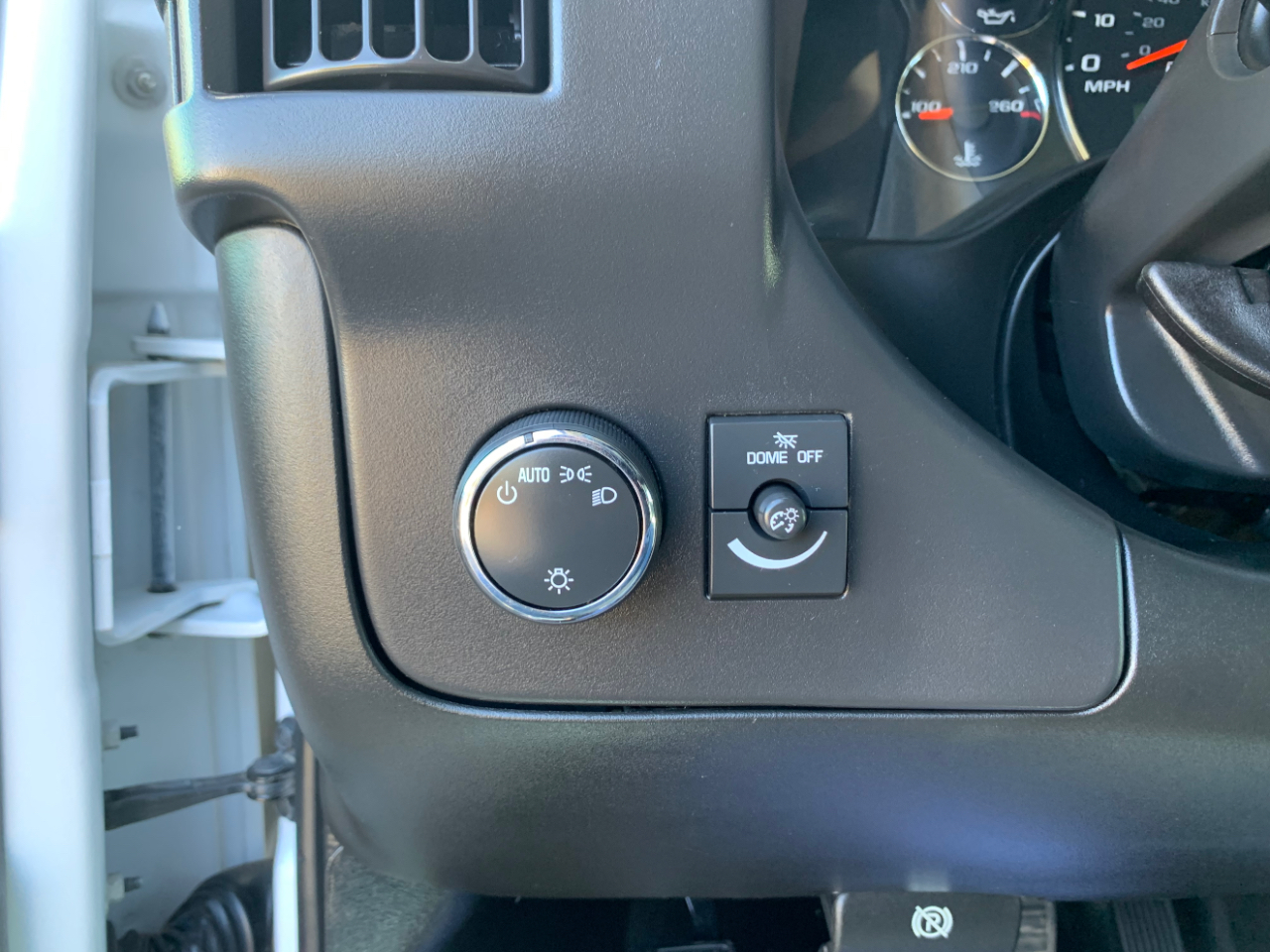 GMC Savana Cargo Van RWD 2500 135" 2017