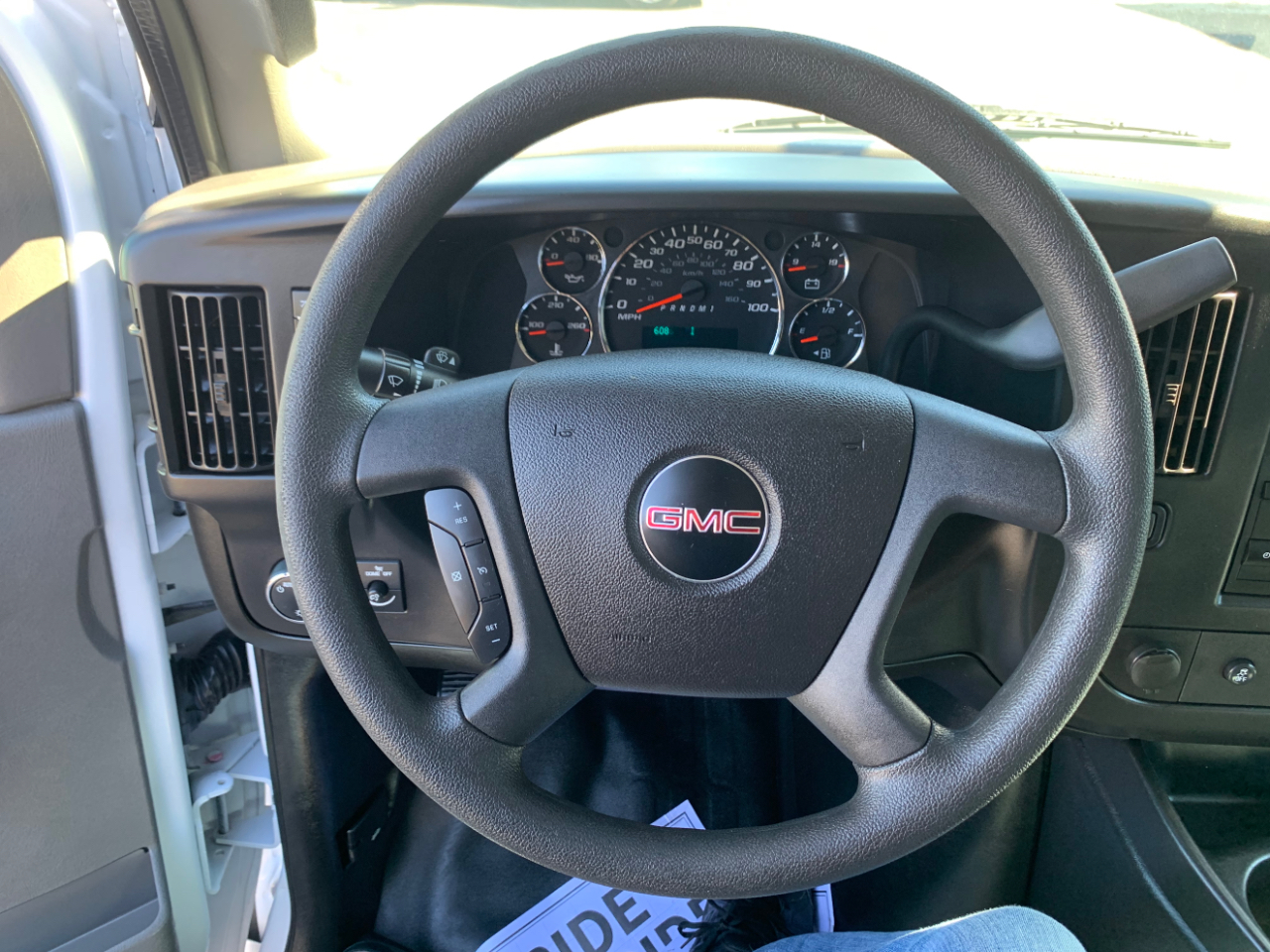 GMC Savana Cargo Van RWD 2500 135" 2017