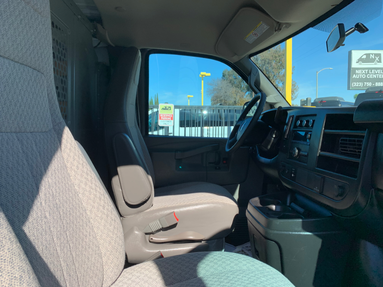 GMC Savana Cargo Van RWD 2500 135" 2017