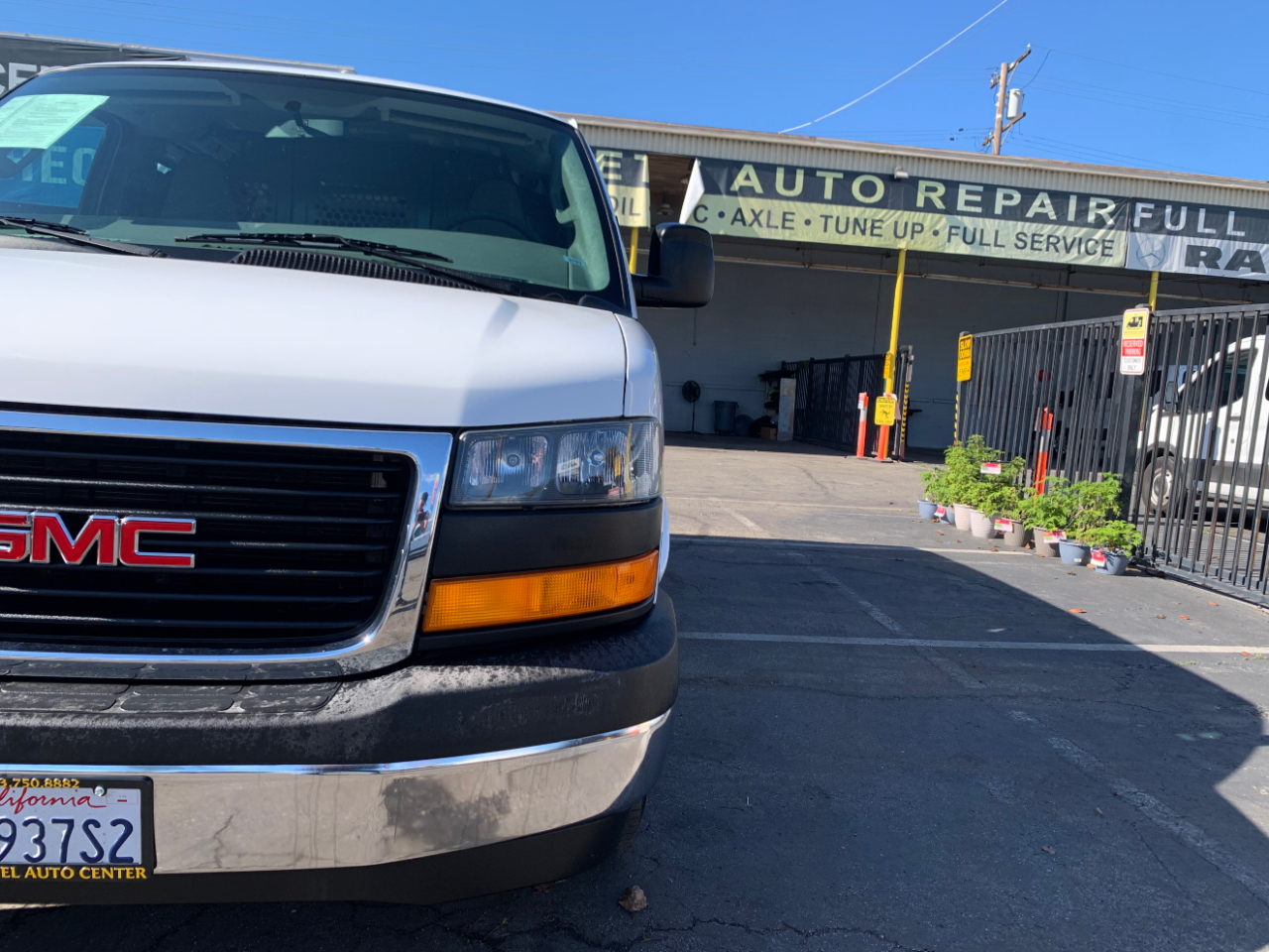 GMC Savana Cargo Van RWD 2500 135" 2017