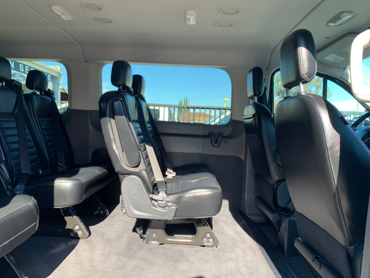 Ford Transit Passenger Wagon T-150 130" Low Roof XLT AWD 2020